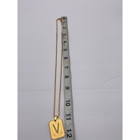 Alphabet V Necklace‎ Gold Tone - Picture 10 of 14